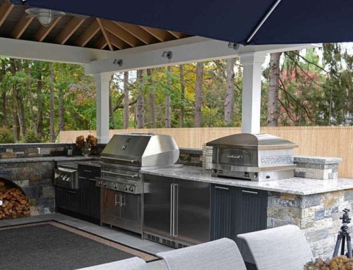 Celebrating the Holidays with an Outdoor Kitchen